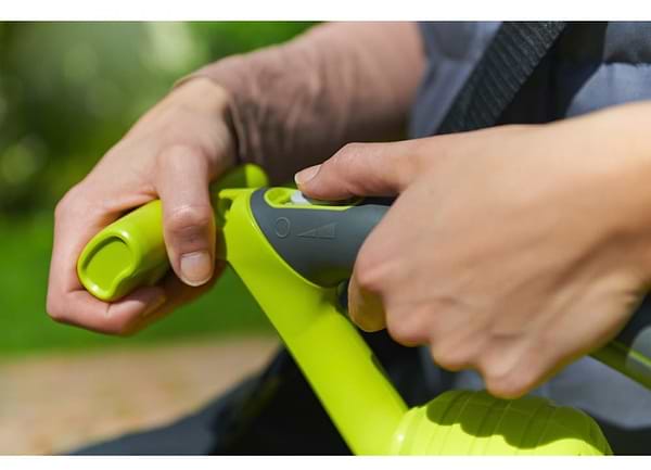 Фото - Садовый пылесос Ryobi RBV3000CSV (5133002188)