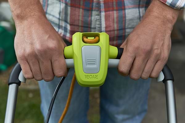 Фото - Газонокосарка електрична Ryobi RLM13E33S