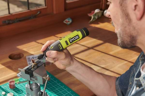 Фото - Прямая шлифовальная машина Ryobi RRT4-120GA15