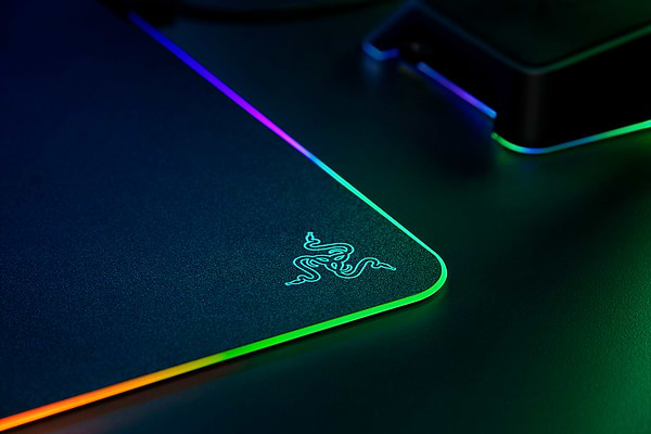 Фото - Килимок для миші ігровий Razer Firefly V2 (RZ02-03020100-R3M1)