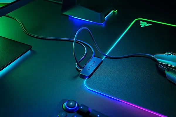 Фото - Килимок для миші ігровий Razer Firefly V2 (RZ02-03020100-R3M1)
