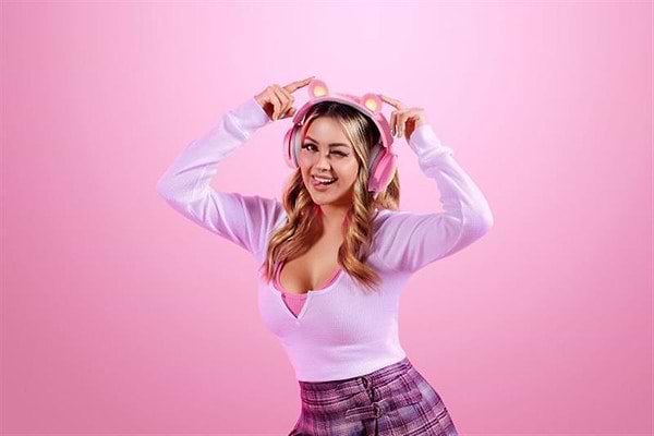 Фото - Гарнітура дротова ігрова Razer Kraken Kitty V2 Pro Quartz (RZ04-04510200-R3M1)