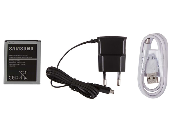 Фото - Смартфон Samsung J120H/DS J1 White