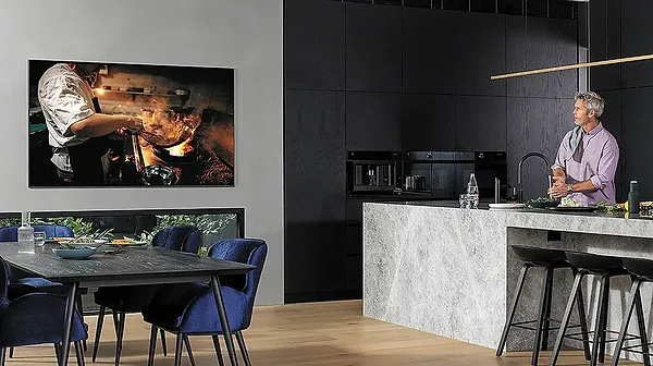 Фото - Телевизор Samsung QE82Q800TAUXUA