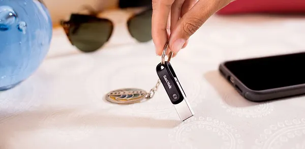 Фото - Флеш USB/Lightning SanDisk iXpand Go 256GB USB 3.0/Lightning Apple (SDIX60N-256G-GN6NE)