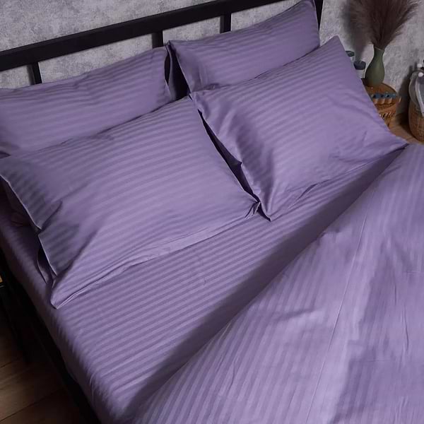 Фото - Комплект постільної білизни Moon&Star Satin Stripe Soft Lilac King Size 220x240 нав. 4х50х70 (MS-820008683)