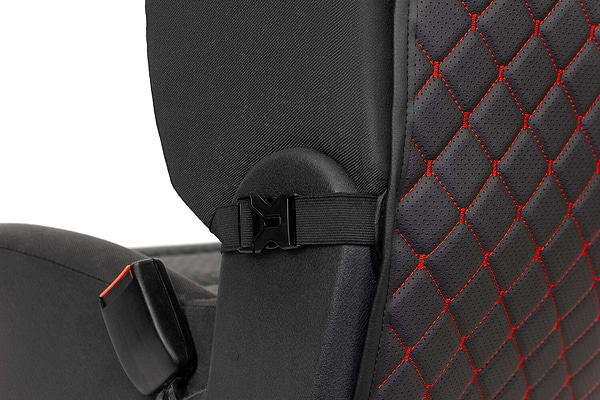 Фото - Комплект накидок под детское автокресло и на спинку переднего сиденья автомобиля EVAtech ECO черная с красной нитью, черный кант SCKIDBRB