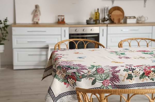 Фото - Скатертина прямокутна Прованс Лавандове поле 135х240 см (026022)