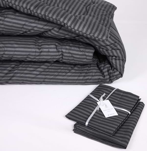 Фото - Одеяло детское зима MirSon антиаллергенное №147 Сolor Fun Line 17-0611 Stripe Black Eco-Soft 110х140 + нав. 2 шт. (2200010851021)