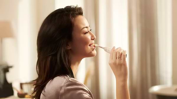 Фото - Зубна щітка електрична Philips Sonicare Prestige з технологією Sense IQ HX9992/31