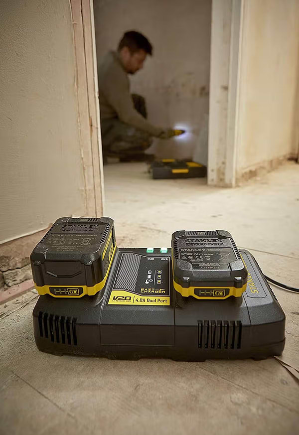 Фото - З/У к аккумуляторной батарее для электроинструментов Stanley FatMax 20 В (SFMCB24)