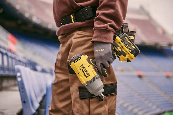 Фото - Гайковерт аккумуляторный Stanley FatMax SFMCF940B