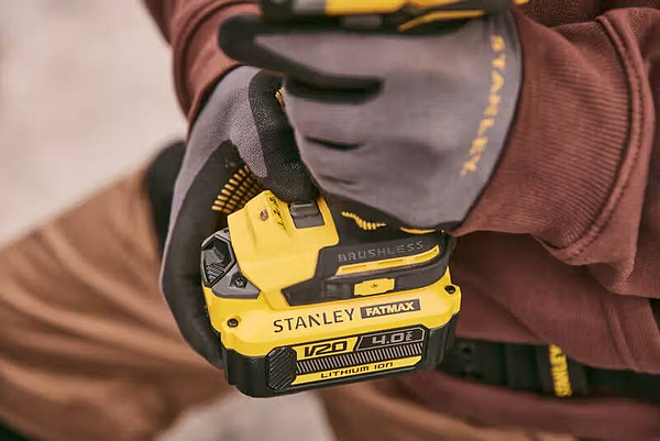 Фото - Гайковерт аккумуляторный Stanley FatMax SFMCF940B