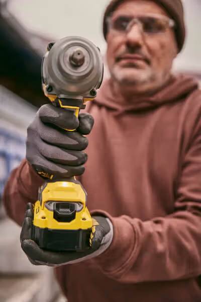 Фото - Гайковерт аккумуляторный Stanley FatMax SFMCF940B