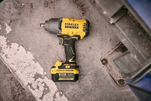 Фото - Гайковерт аккумуляторный Stanley FatMax SFMCF940B