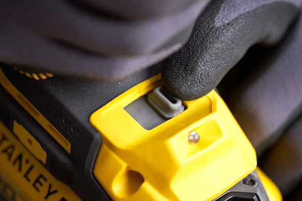 Фото - Гайковерт аккумуляторный Stanley FatMax SFMCF940B