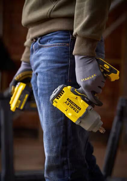 Фото - Гайковерт аккумуляторный Stanley FatMax SFMCF940B