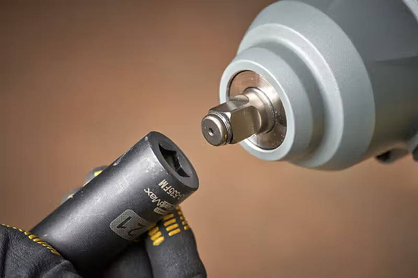 Фото - Гайковерт аккумуляторный Stanley FatMax SFMCF940B