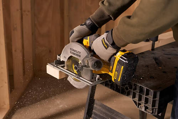 Фото - Циркулярная пила Stanley SFMCS500B