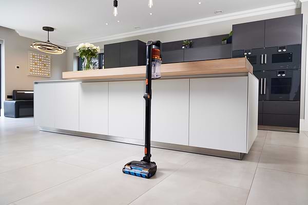 Фото - Пылесос ручной для дома Shark Anti Hair Wrap з Powered Lift-Away (IZ300EU)