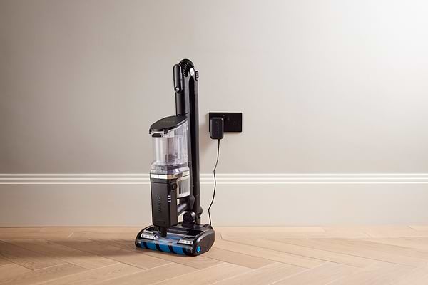 Фото - Пылесос ручной для дома Shark Cordless Stick Flexology Duoclean Dirt Engage (IZ320EU)