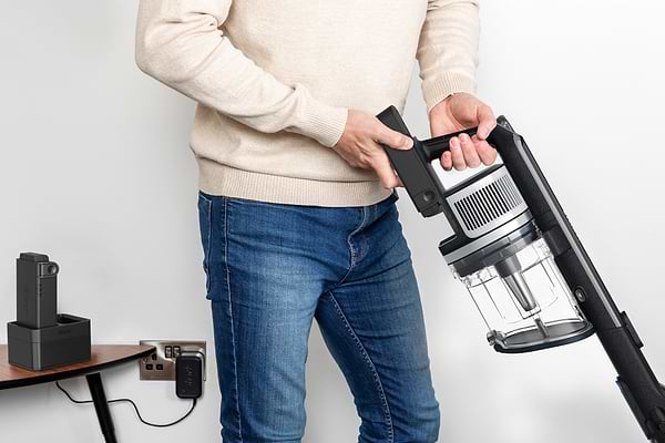 Фото - Пылесос ручной для дома Shark Cordless Stick Flexology Duoclean Dirt Engage (IZ320EU)
