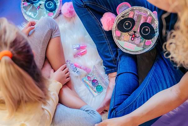 Фото - Сумочка-косметичка Martinelia BFF Бьюти набор "Panda" в асс. (61029)