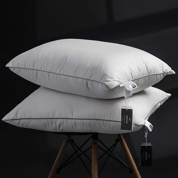 Фото - Подушка стандартна MirSon №207 Silver Cloud 70х70 см (2200009348945)