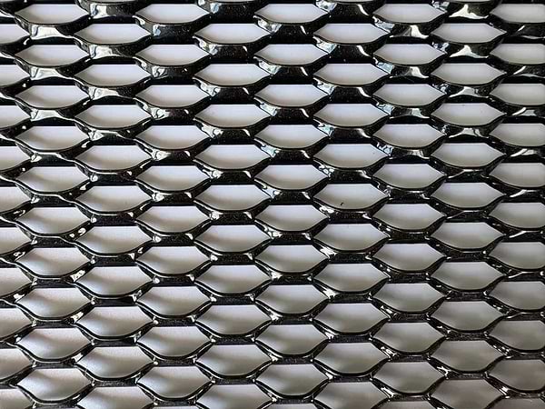 Фото - Сетка декоративно-защитная для радиатора Poputchik СОТА 120х40 см №105.06 (151-124-105.06)