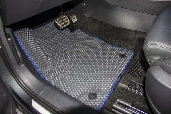 Фото - Коврики из экокожи в салон авто передние EVAtech для Kodiaq (5 seats) Skoda 2016-2021 1 поколение SUV EU (SK32942AN2AV4BBLB)