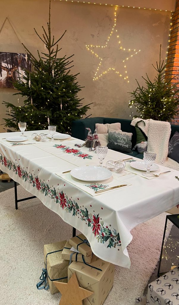 Фото - Скатертина прямокутна Едельвіка Омела 250х140 (361-24/00)