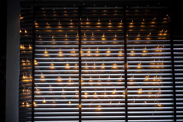 Фото - Гирлянда-штора BPNY Сетка с контроллером White 120LED, 1.2х1.6М, 220 V, 7.2W (102984)