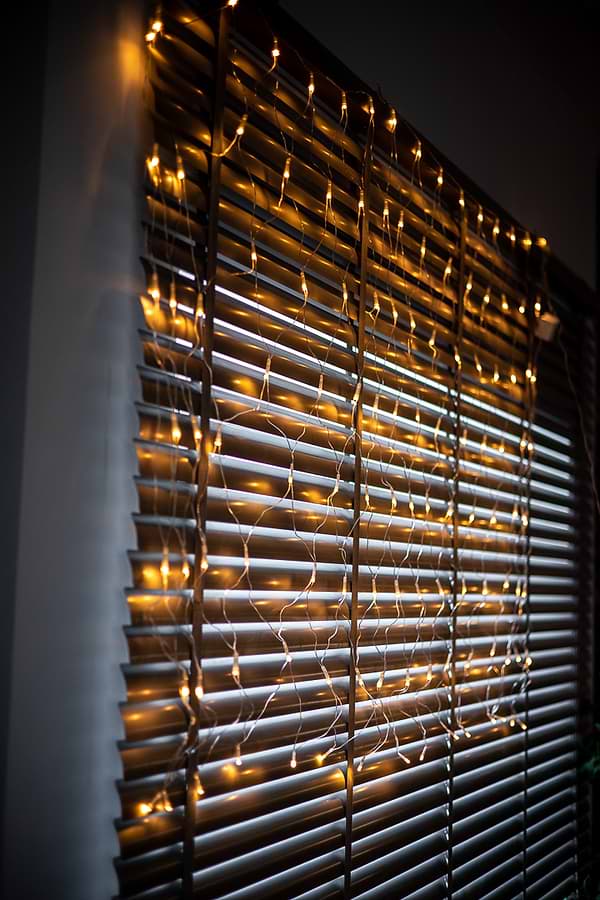 Фото - Гирлянда-штора BPNY Сетка с контроллером White 120LED, 1.2х1.6М, 220 V, 7.2W (102984)