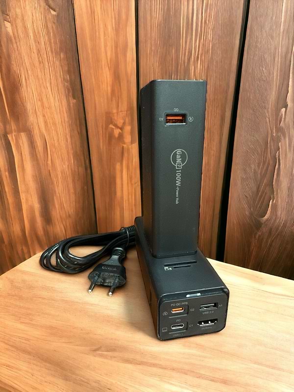 Фото - Мережевий зарядний пристрій XOKO Power Hub QC-700 7 в 1 GAN 100W PD QC USDB 3.1 HDMI micro SD reader (CD00608)