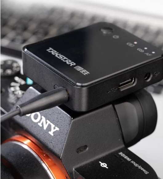 Фото - Микрофон для видеокамеры Takstar V1 Dual Wireless Video Microphone for Apple