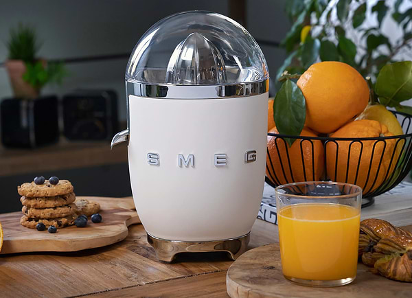 Фото - Цитрус-пресс Smeg CJF11CREU