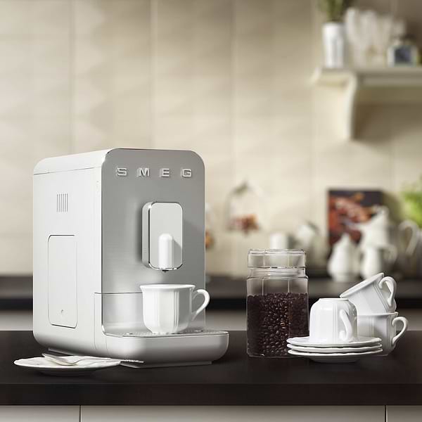 Фото - Кавомашина Smeg BCC01WHMEU