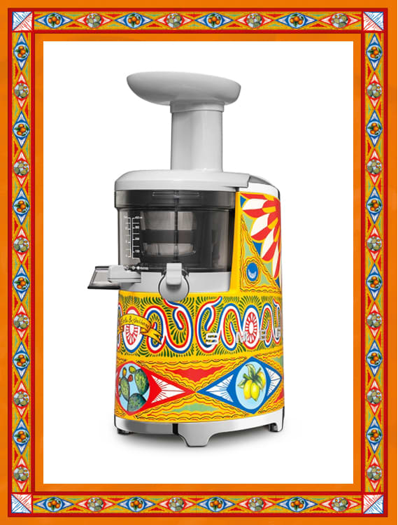 Фото - Соковитискач шнековий Smeg SJF01DGEU