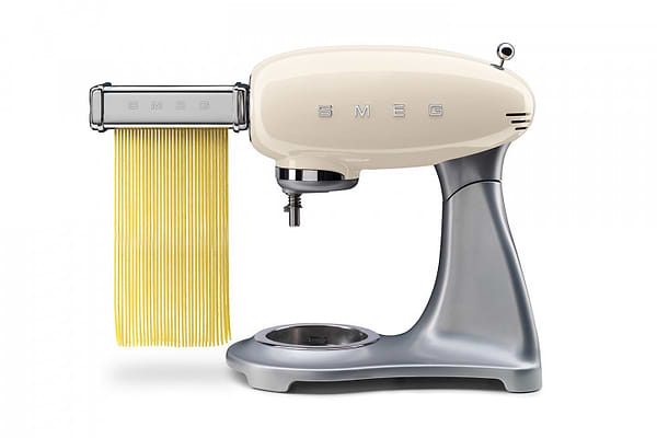 Фото - Кухонна машина Smeg SMF01CREU
