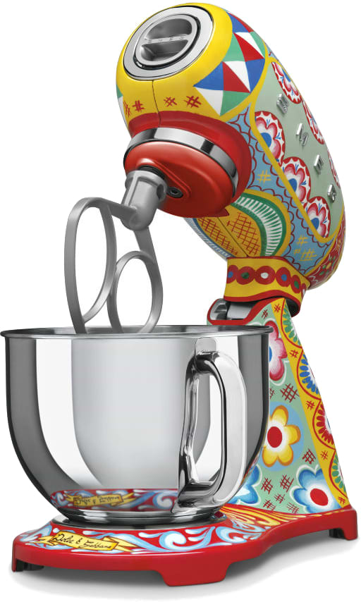 Фото - Кухонная машина Smeg SMF03DGEU