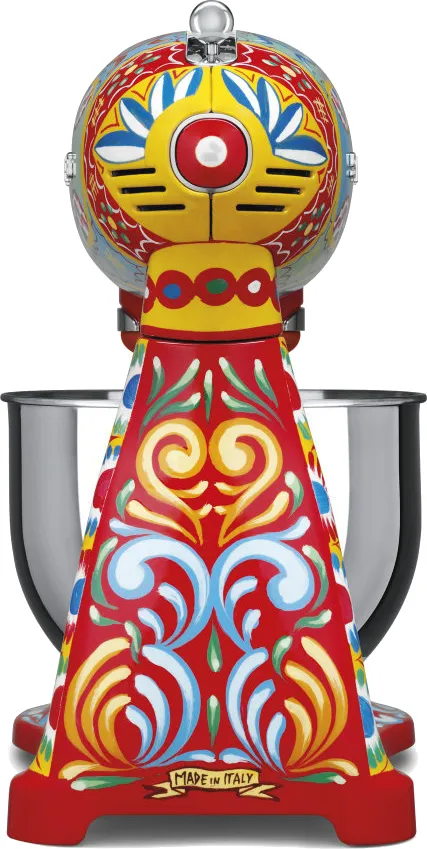 Фото - Кухонная машина Smeg SMF03DGEU