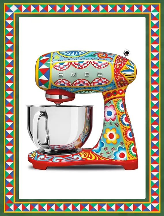 Фото - Кухонная машина Smeg SMF03DGEU
