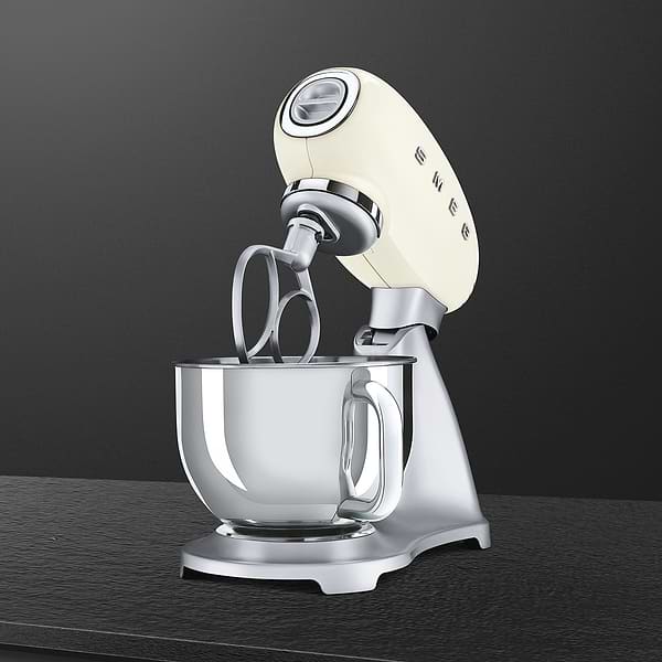 Фото - Кухонная машина Smeg SMF02CREU