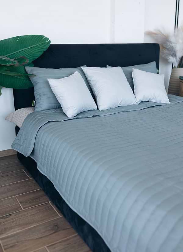 Фото - Набор покрывало + наволочки евро Sonex Nassau двухстороннее 220х240 + 50х70 см 2 шт. Темно-серое (SO102518)