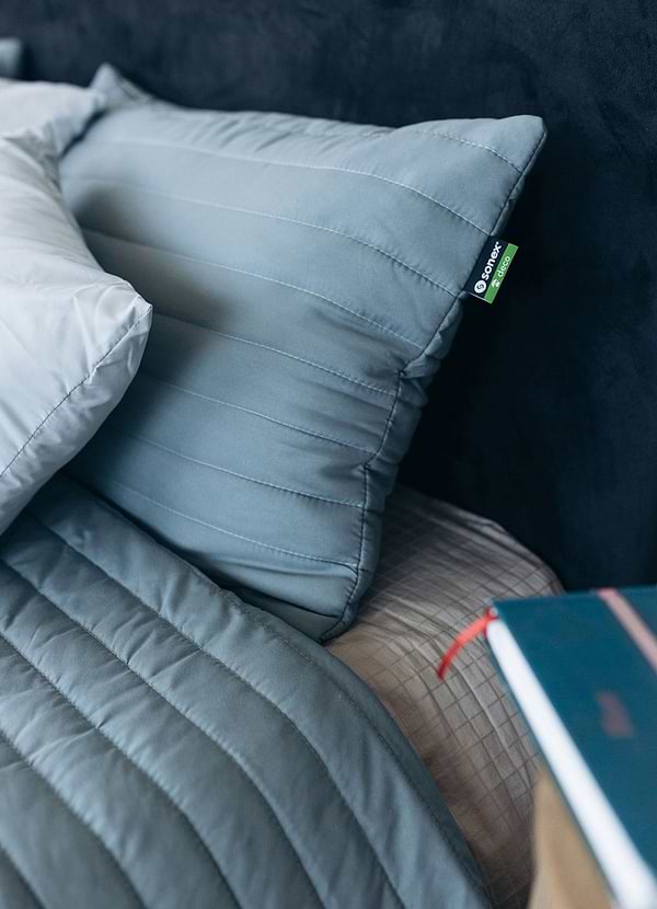 Фото - Набор покрывало + наволочки евро Sonex Nassau двухстороннее 220х240 + 50х70 см 2 шт. Темно-серое (SO102518)