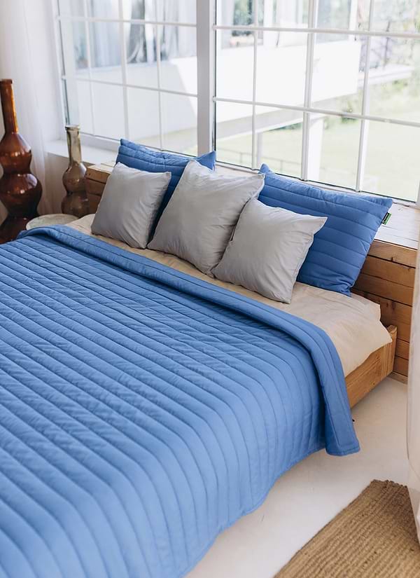 Фото - Набор покрывало + наволочки евро Sonex Nassau двухстороннее 220х240 + 50х70 см 2 шт. Синее (SO102519)