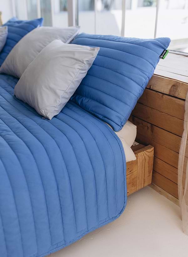 Фото - Набор покрывало + наволочки евро Sonex Nassau двухстороннее 220х240 + 50х70 см 2 шт. Синее (SO102519)