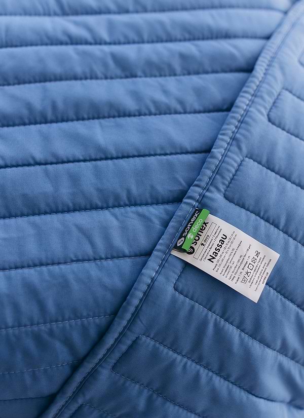 Фото - Набор покрывало + наволочки евро Sonex Nassau двухстороннее 220х240 + 50х70 см 2 шт. Синее (SO102519)