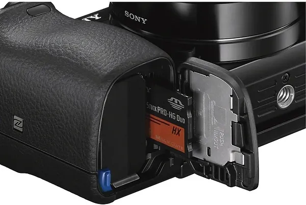 Фото - Фотокамера беззеркальная Sony Alpha 6000 kit 16-50mm OSS Black (ILCE6000LB.CEC)