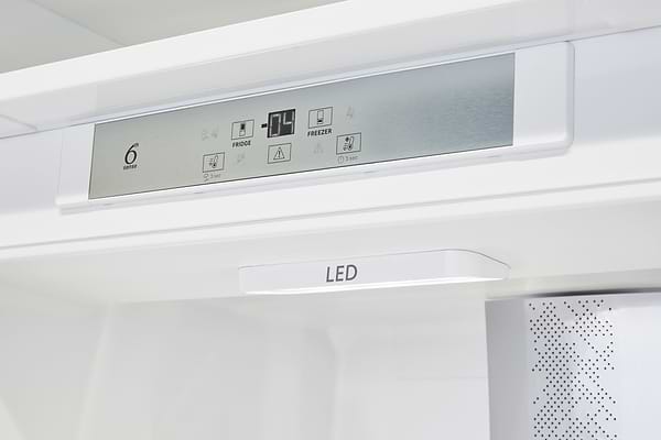 Фото - Холодильник встраиваемый Whirlpool SP40802EU